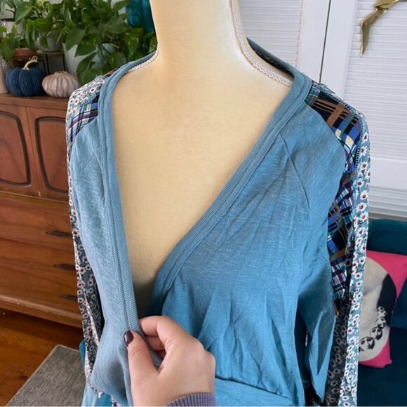 Umgee | Long Sleeve Puff Floral and Plaid Mix Print Crossbody V-Neck Top Plaid - Picture 6 of 14